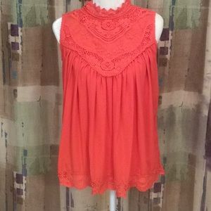 Lace sleeveless flowy blouse